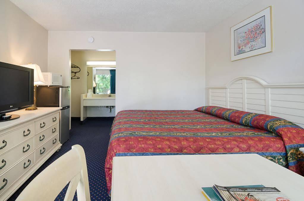 Budgetel Inn Wilmington Exterior foto