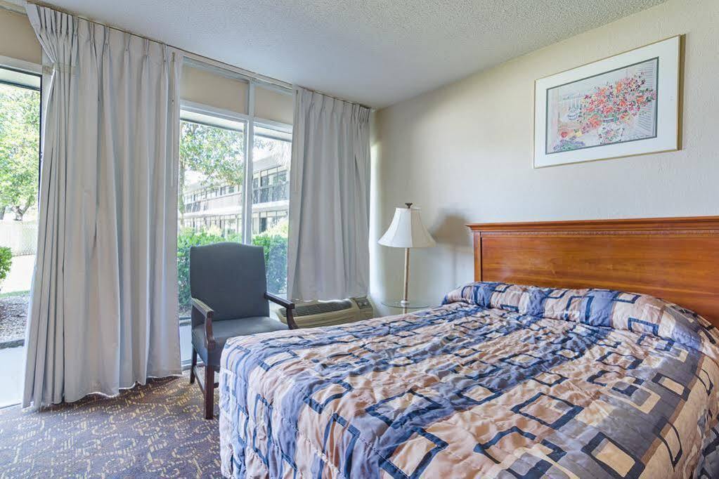 Budgetel Inn Wilmington Exterior foto